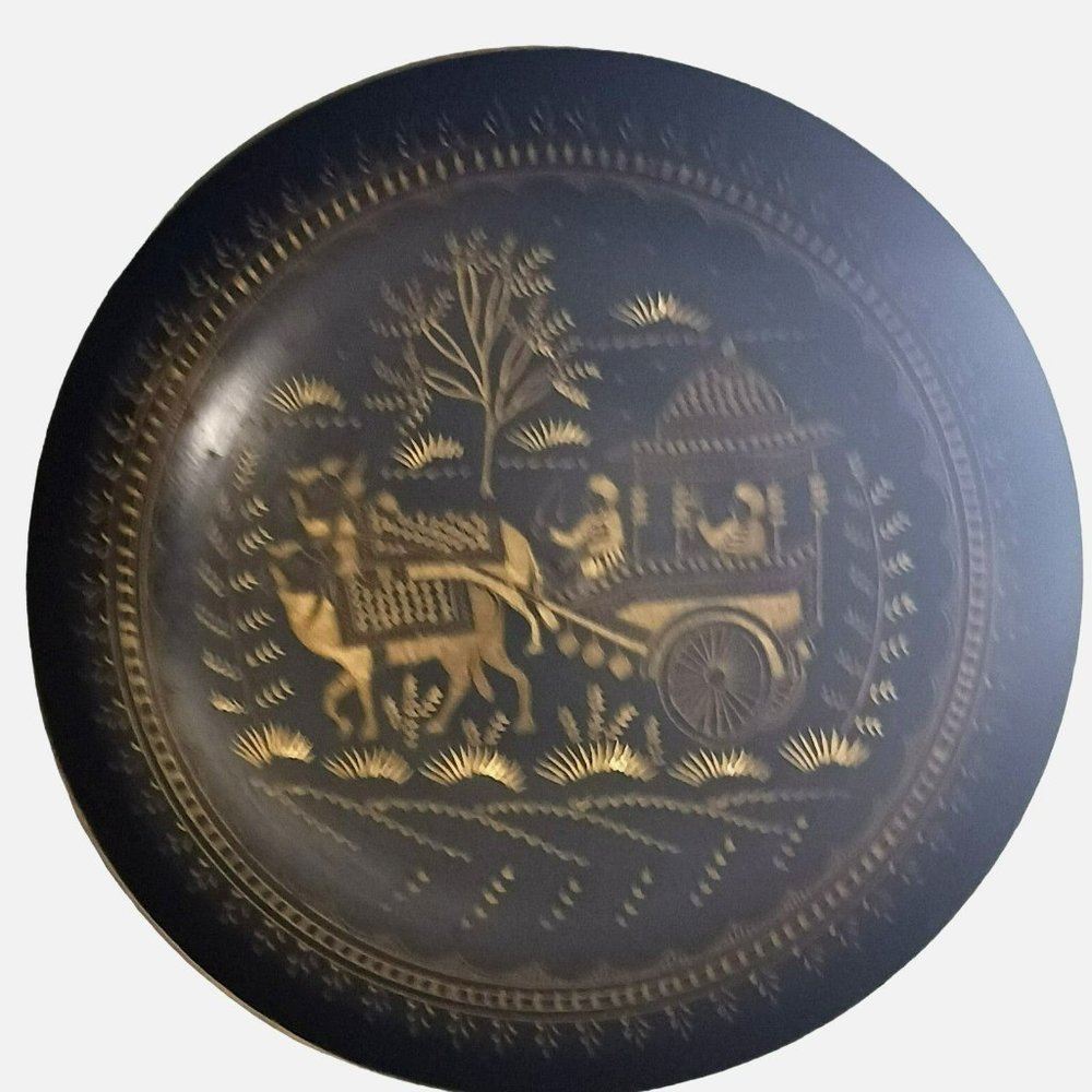 Vintage Hand Etched Engraved Black Enameled Wall Plate - Picture 2 of 10